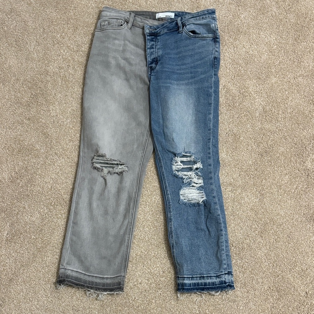 Stylish Gray and Blue Distressed Straight Leg Jeans